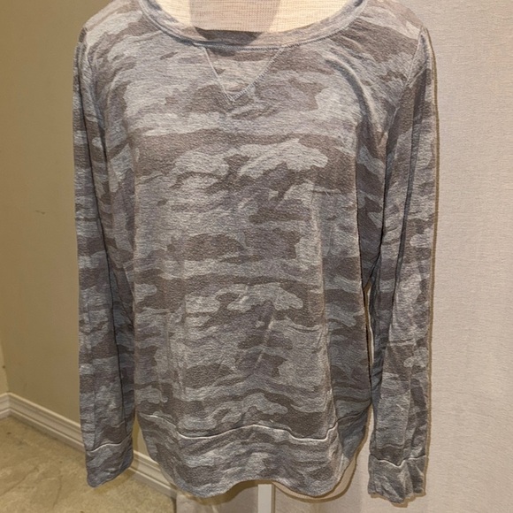 Camouflage Sweatshirt - Picture 1 of 4